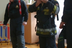 Wizyta strażaków w naszym przedszkolu (4)