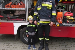 Wizyta strażaków w naszym przedszkolu (8)